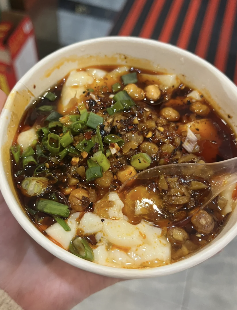 Chongqing Street Food Guide | 10 Local Snacks Loved by Residents 2