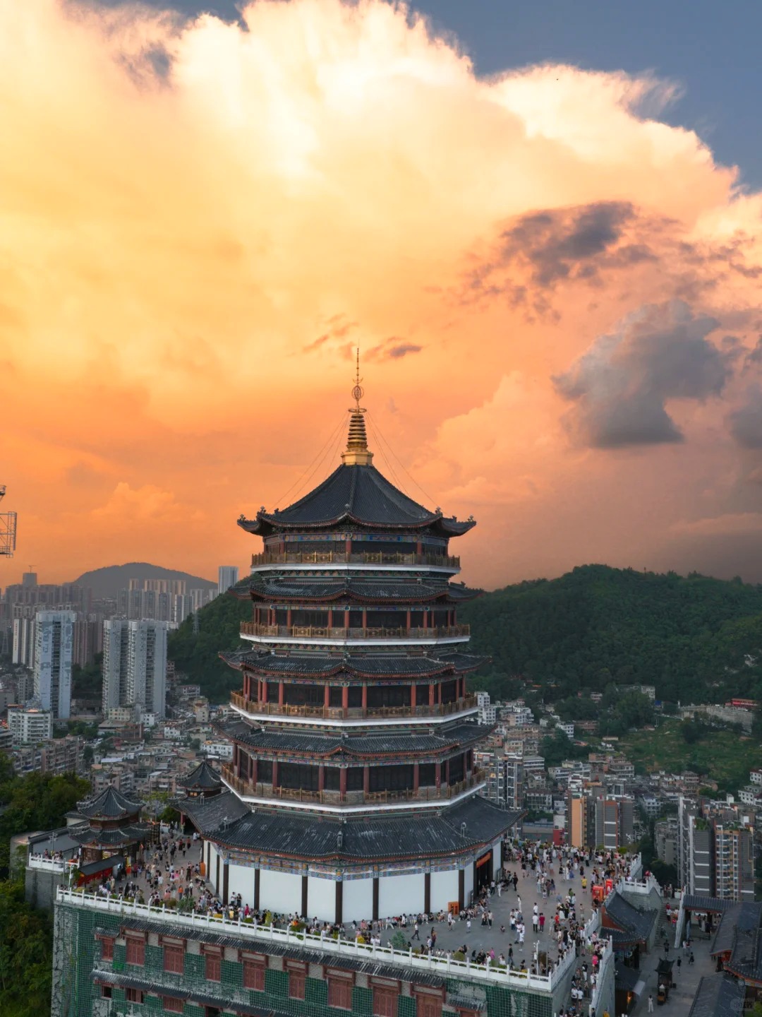 Best of Guiyang in 1 Day:Hidden Alleys & City Views