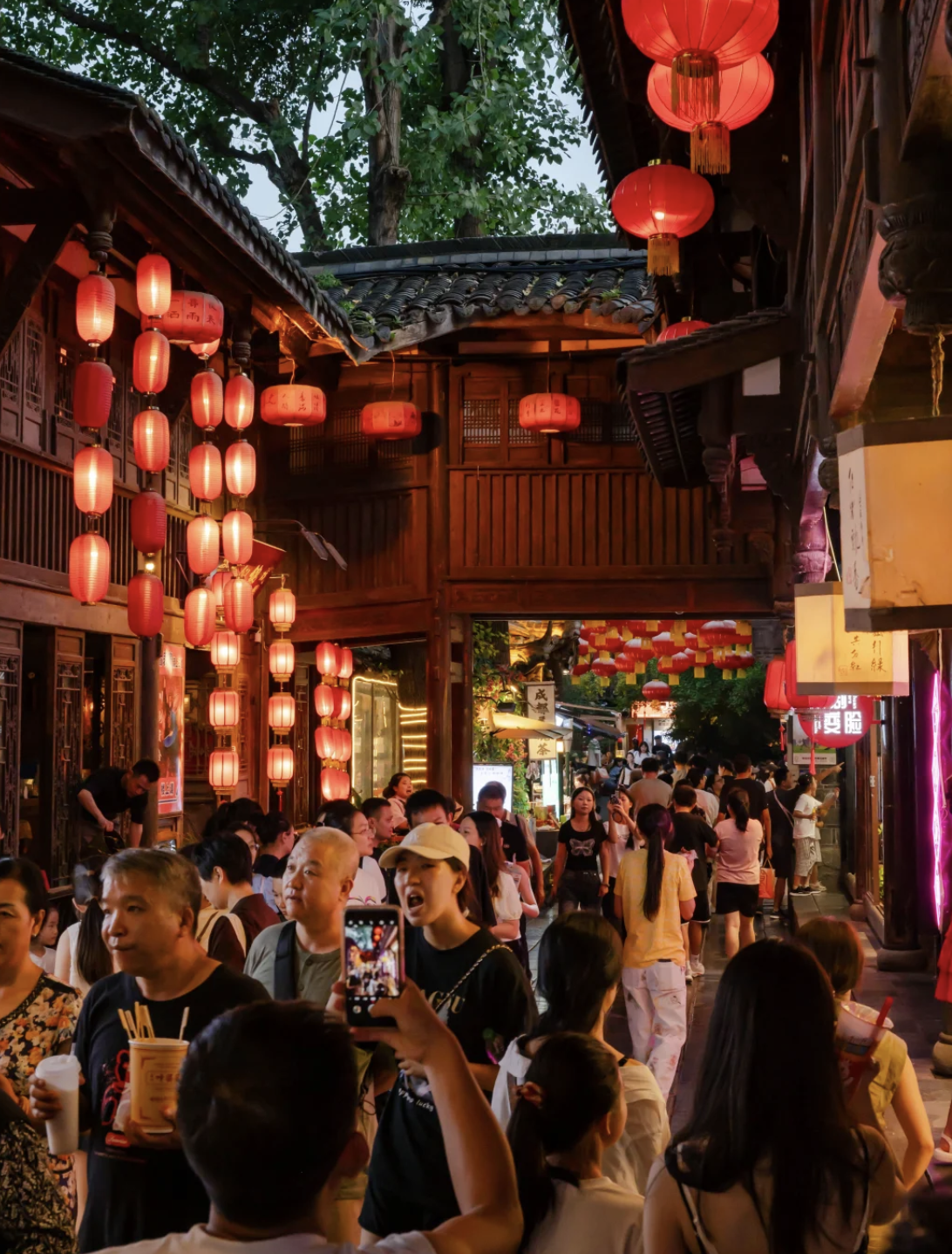 Jinli Ancient Street: Where Chengdu’s History and Culture Come Alive