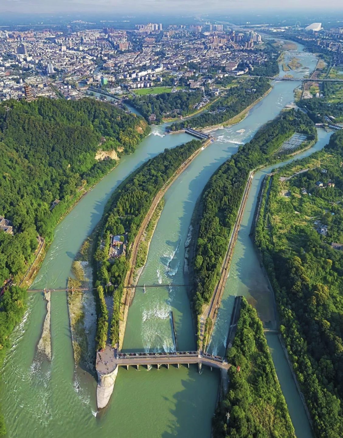 Dujiangyan Travel Guide 2025: A Blend of Nature, Ingenuity, and Culture