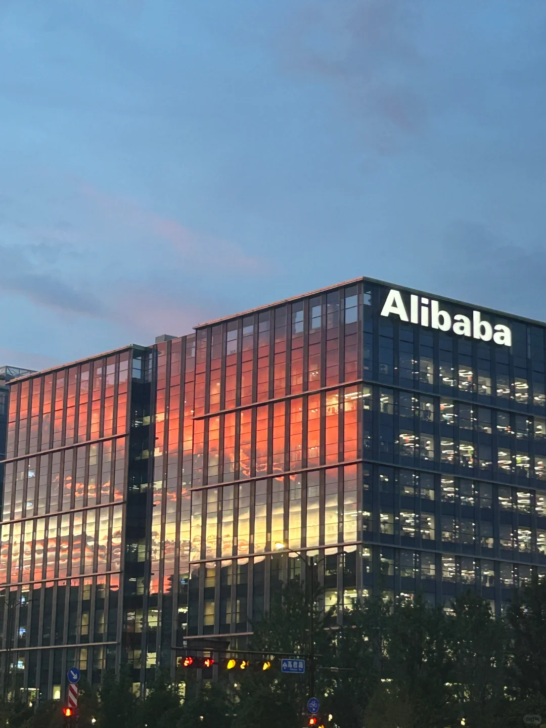 Hangzhou Tech Tour: Drone delivery, Exoskeleton and EV