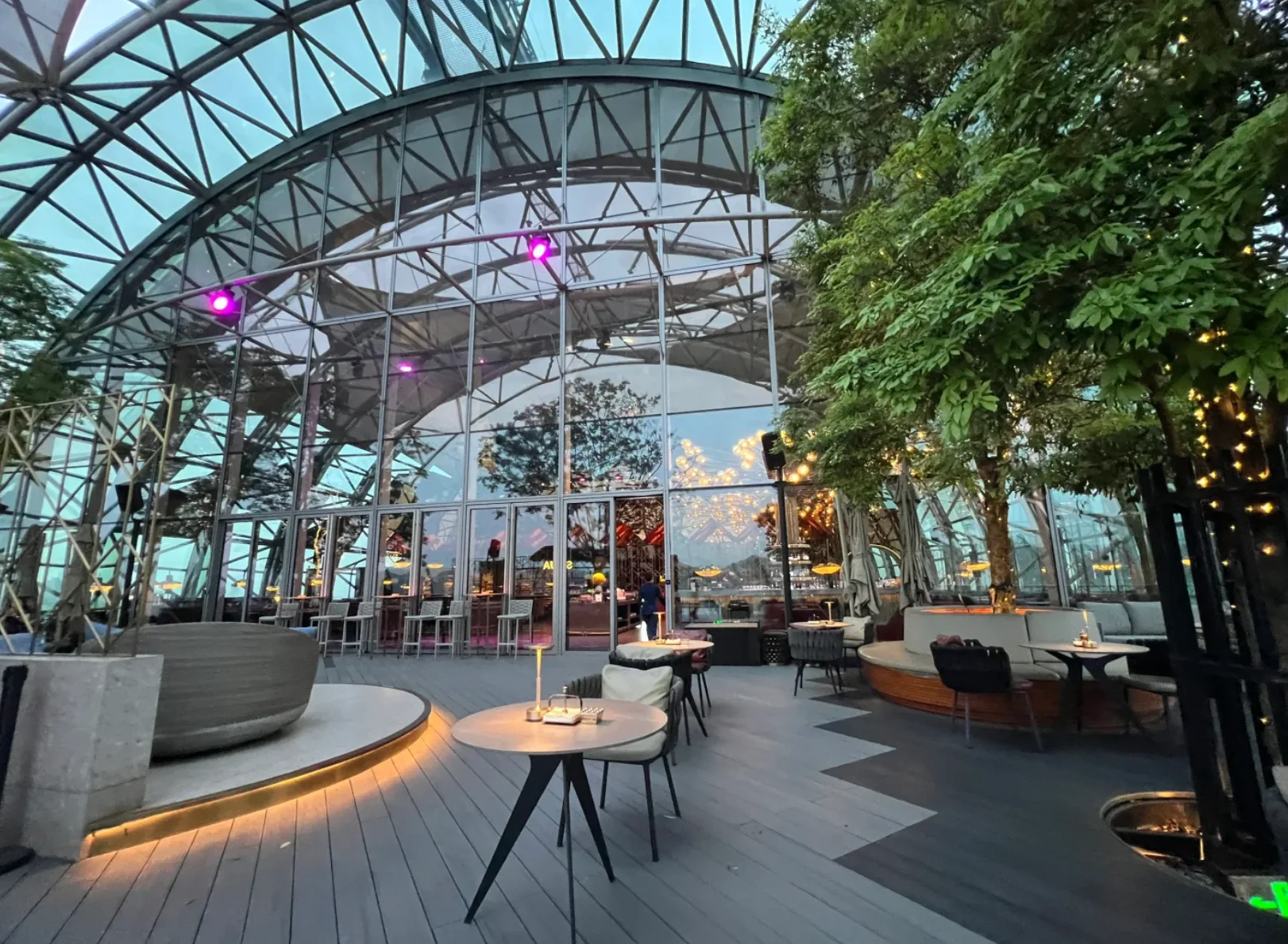 SHUA Bar Chongqing: High-Altitude Night Views at Raffles City travel scene 2