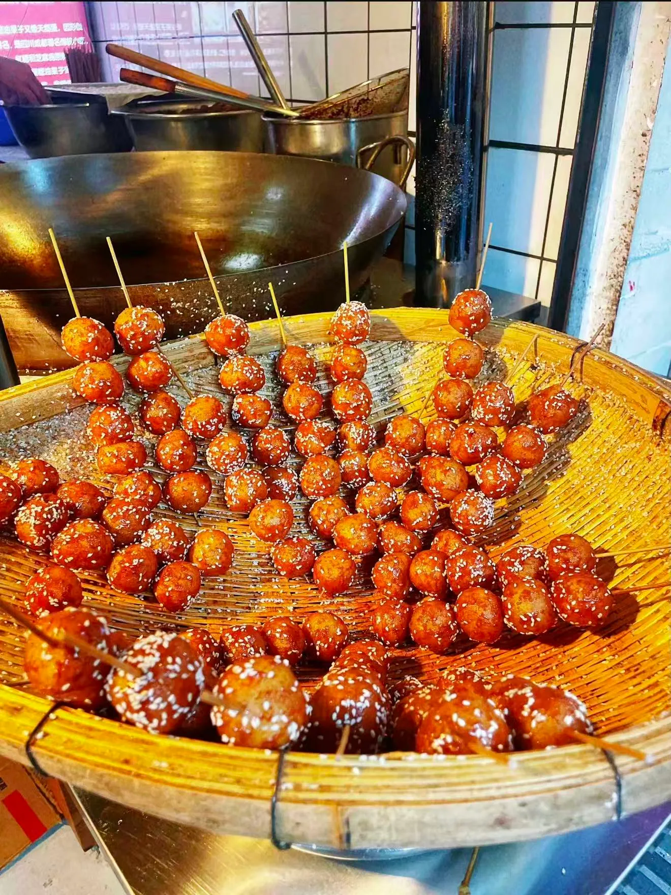 Chengdu Iconic Food Tour: Local Favorites Beyond Tourist Spots