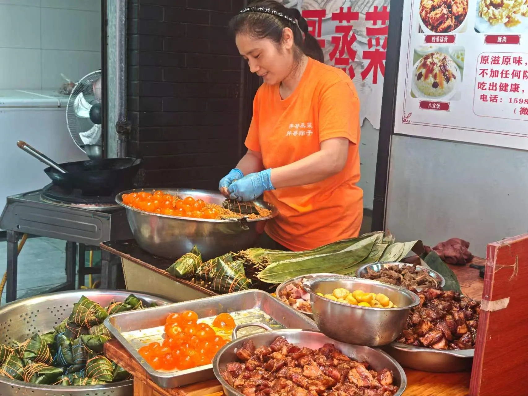 Chengdu Food & Culture Tour: Market, Tea & Calligraphy travel scene 5