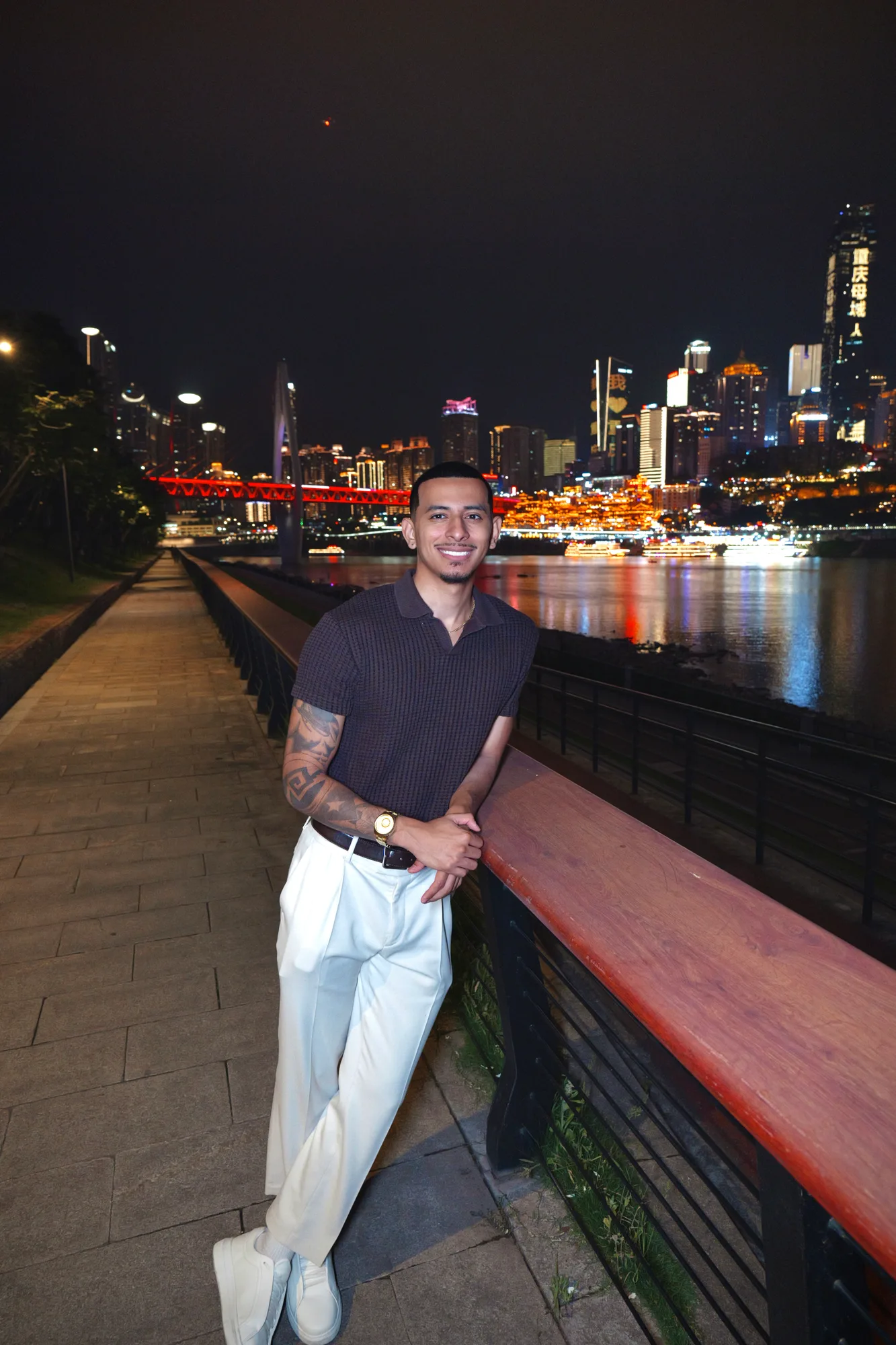 Urban Viral Spots Portrait Photography Tour travel scene 13